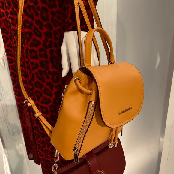 Michael Kors Backpack Bag Phoebe XS Flap Drawstring Backpack Honeycomb New - Picture 2 of 16